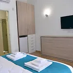 Il Fiorone לינה וארוחת בוקר 4*